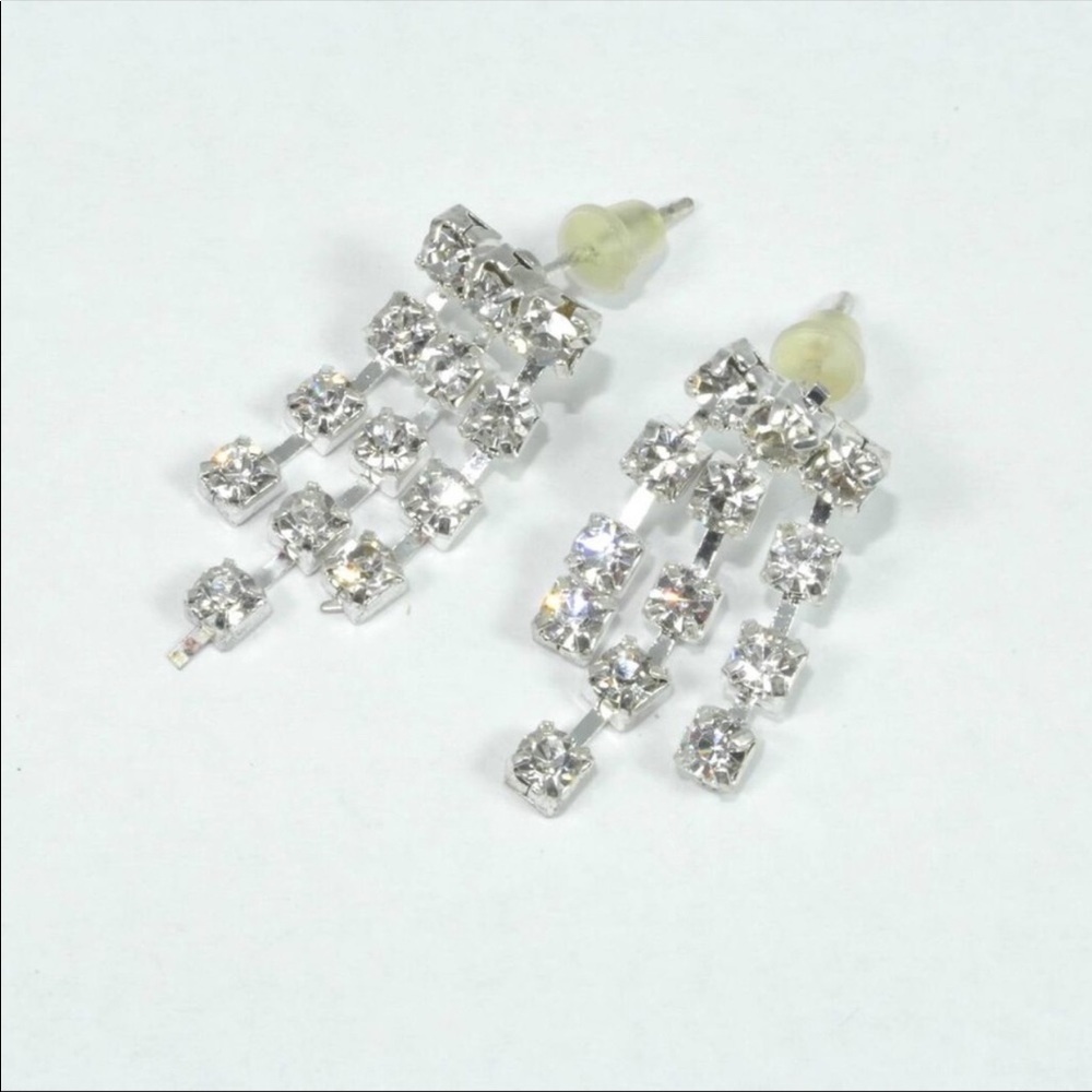 Beautiful Rhinestone Earnings (1 pair) - Picture 3 of 4